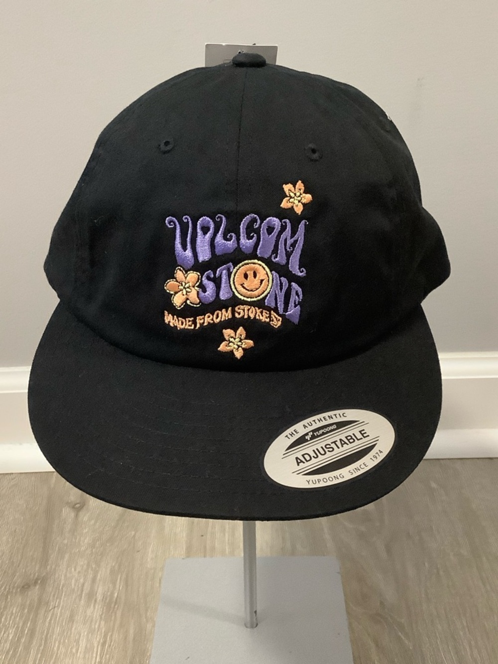 Volcom Wonder stone black adjustable strapback hat
